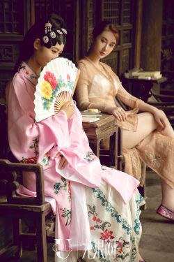 花落宫廷错流年